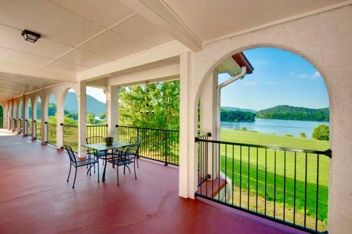 Elder Mountain Room At Tennessee Riverplace チャタヌーガ エクステリア 写真